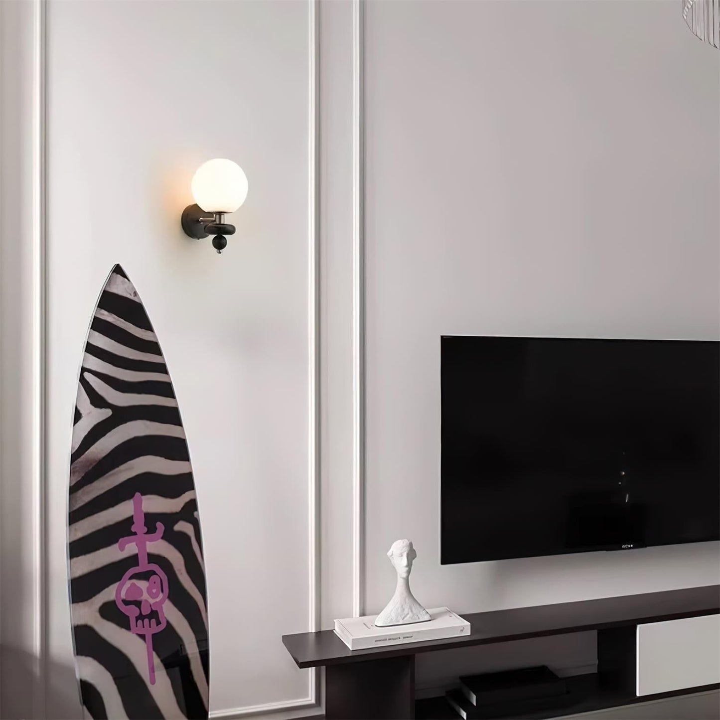 Evelo Modern Globe Wall Lamp