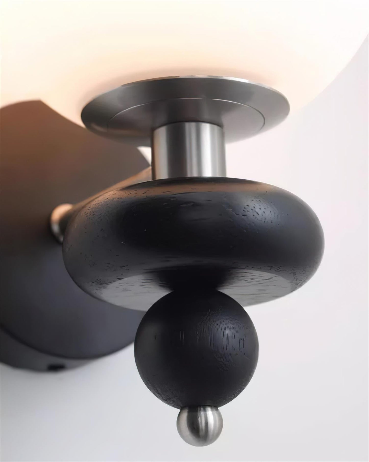 Evelo Modern Globe Wall Lamp