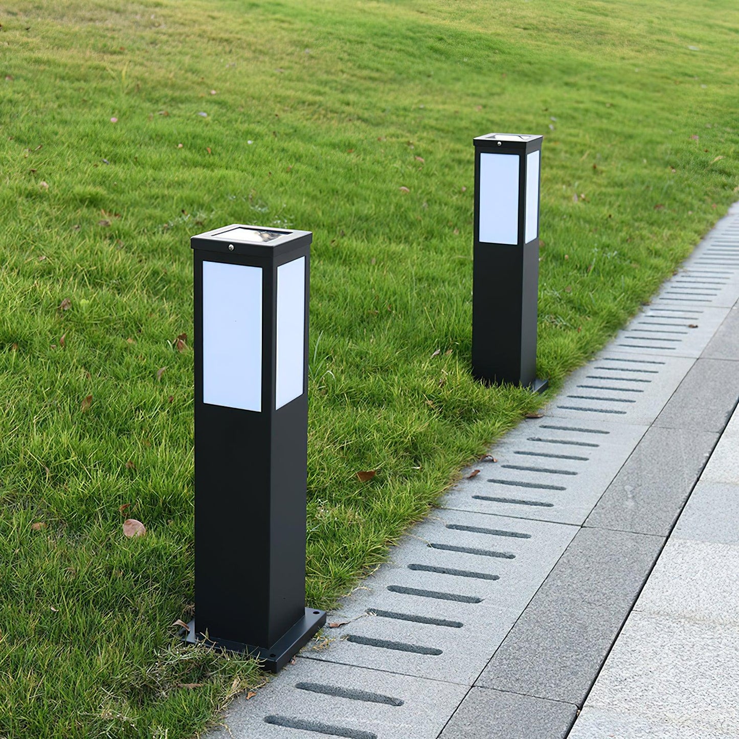 Leo Bollard Solar Outdoor Light