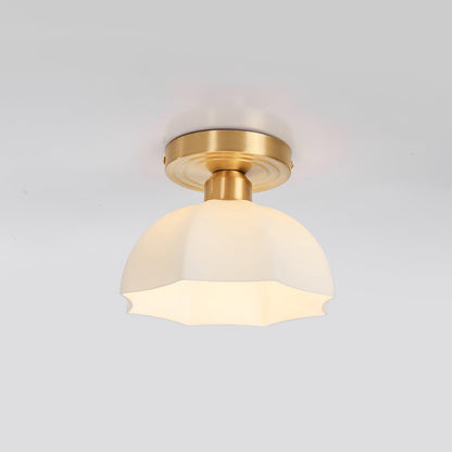 Plafonnier Avelin en laiton et verre opale