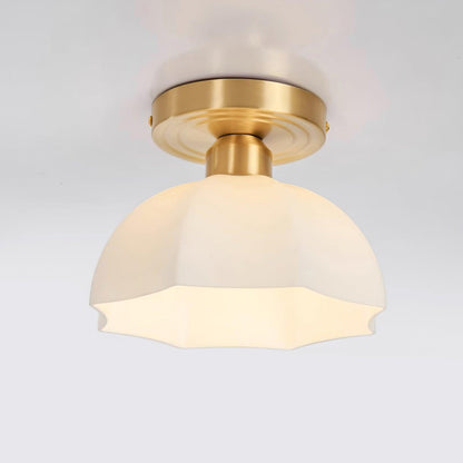 Plafonnier Avelin en laiton et verre opale