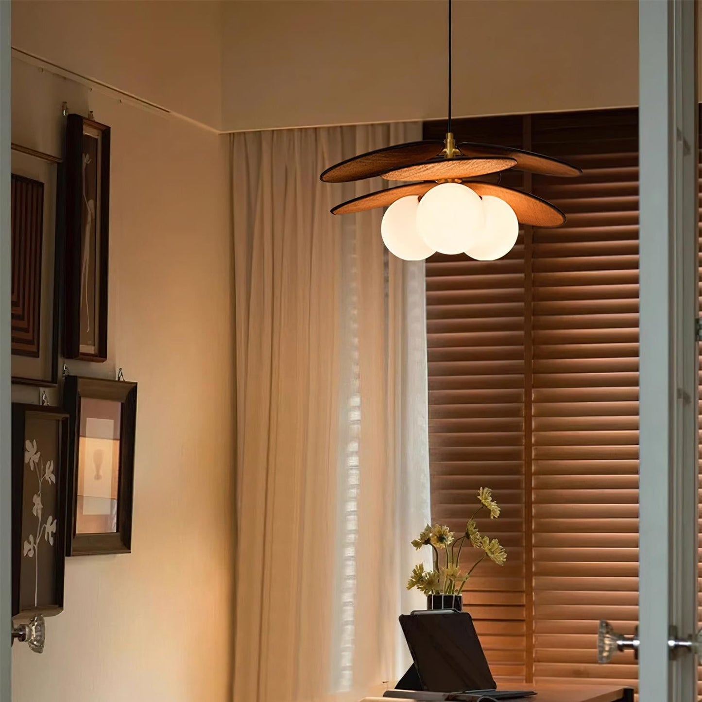 Florin Wooden Petal Pendant Light