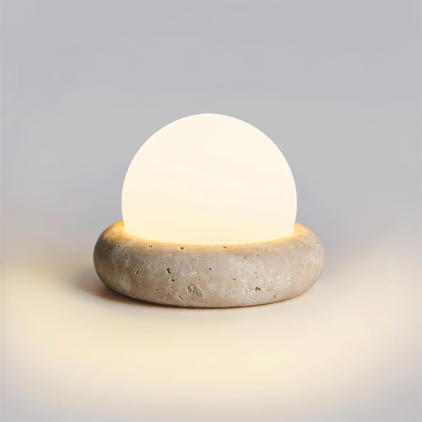 Riita Lampe de table globe en travertin Mini Maga