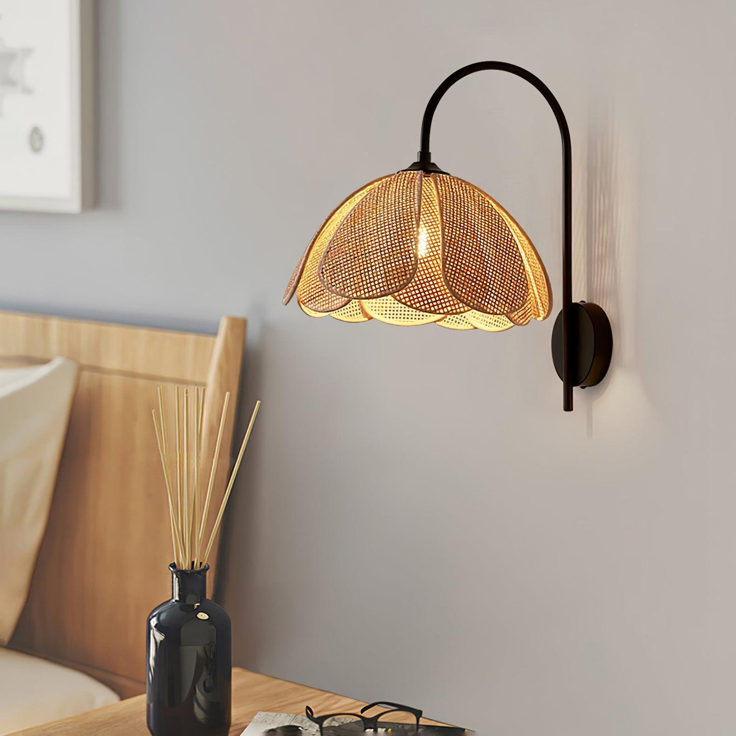 Edria Petal-Shaped Rattan Wall Lamp