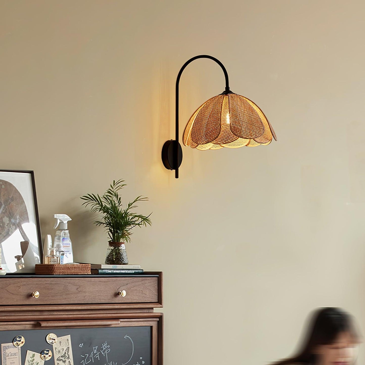 Edria Petal-Shaped Rattan Wall Lamp