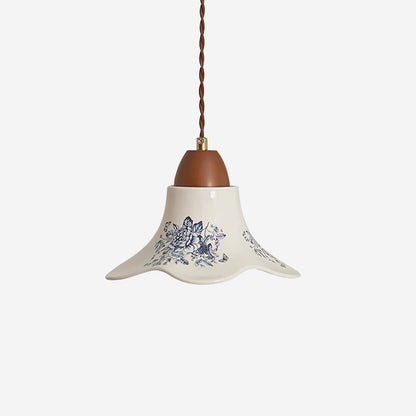 Lampes suspendues en fleurs de porcelaine