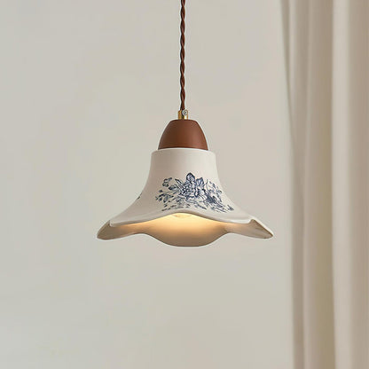 Lampes suspendues en fleurs de porcelaine