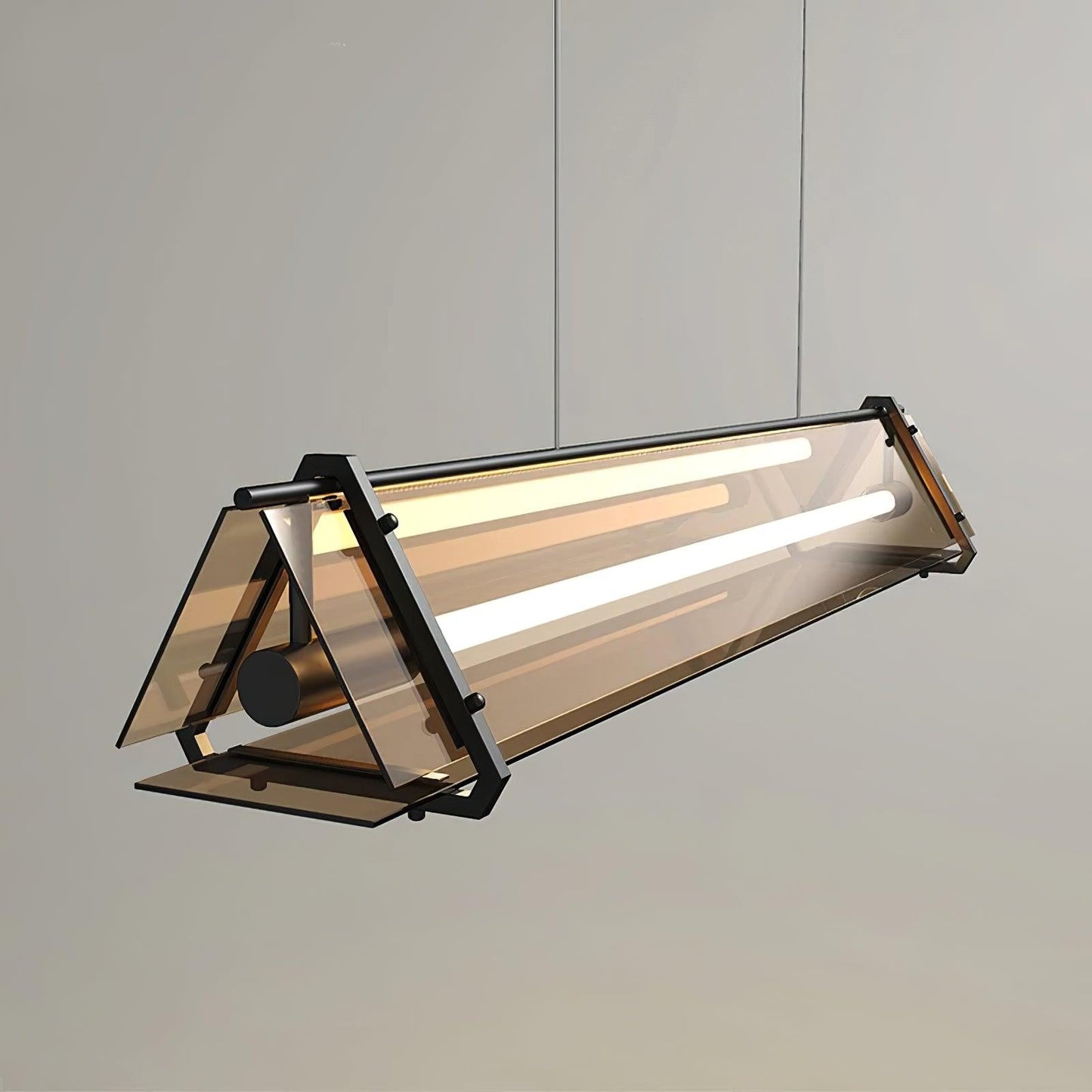 Arisha Industrial Triangle Pendelleuchte aus Metall/Glas, Gold