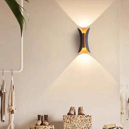 Noxel Curved Outdoor Wall Mounted Led Lamp