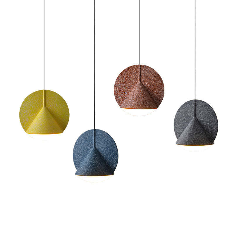 Lampe suspendue à abat-jour coloré à LED moderne Arisha
