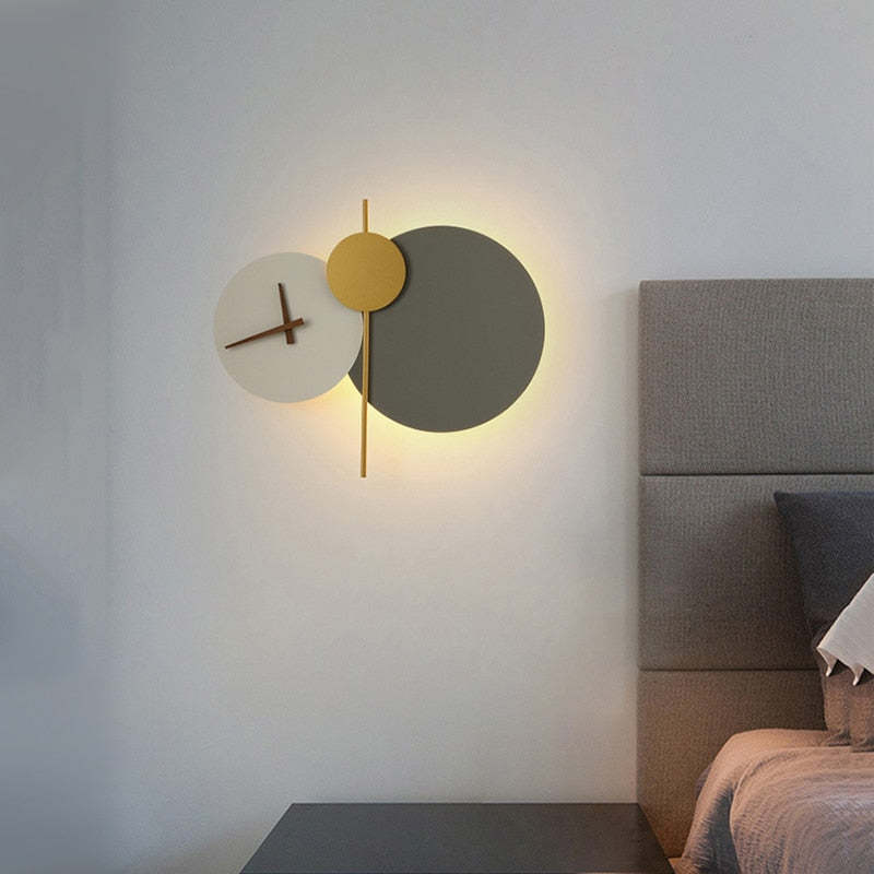Arisha Moderne Uhr Metall lackierte Wandleuchte LED-Licht Schlafzimmer