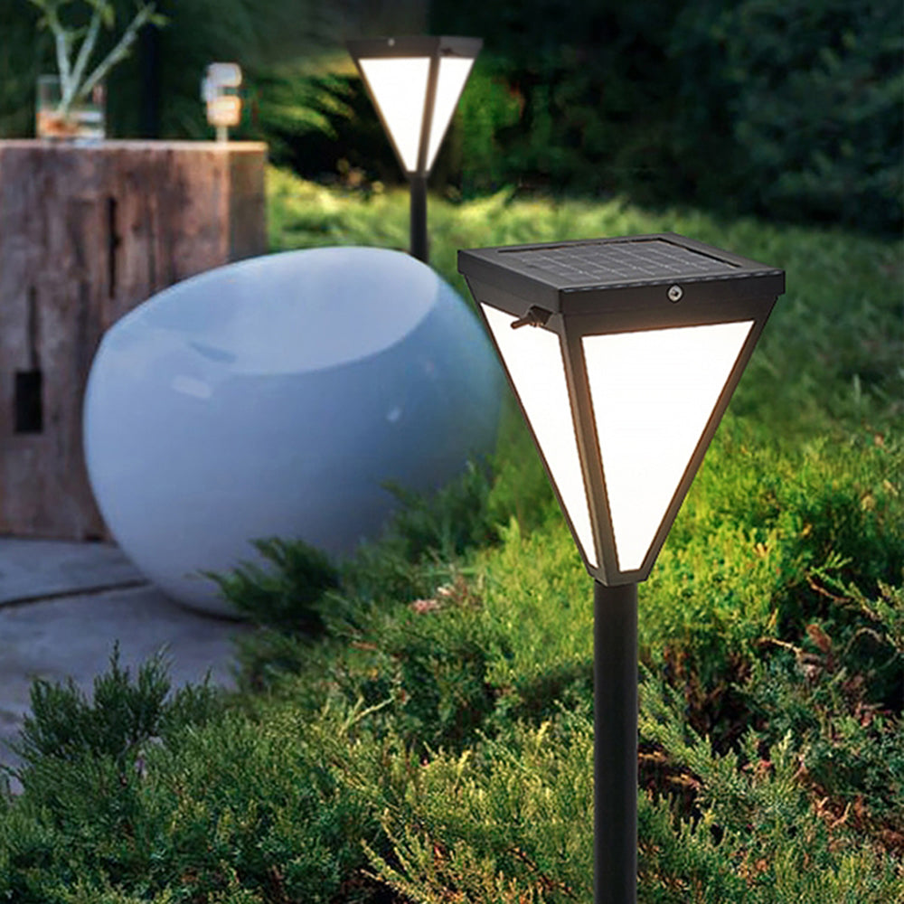 Lampe solaire d'extérieur conique en métal moderne Ray, noir