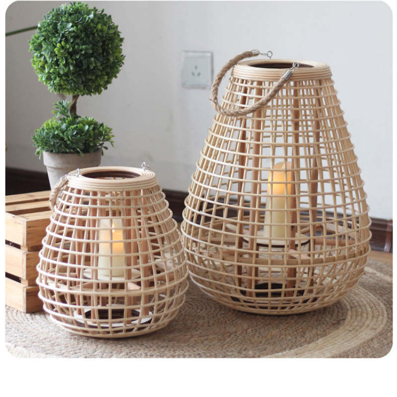 Ritta Stehlampe, Holz und Rattan