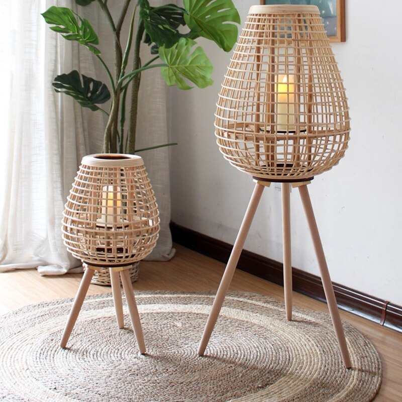 Ritta Stehlampe, Holz und Rattan
