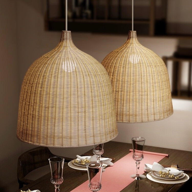 Lampe suspendue moderne en rotin Muto au-dessus de la table à manger/chambre à coucher